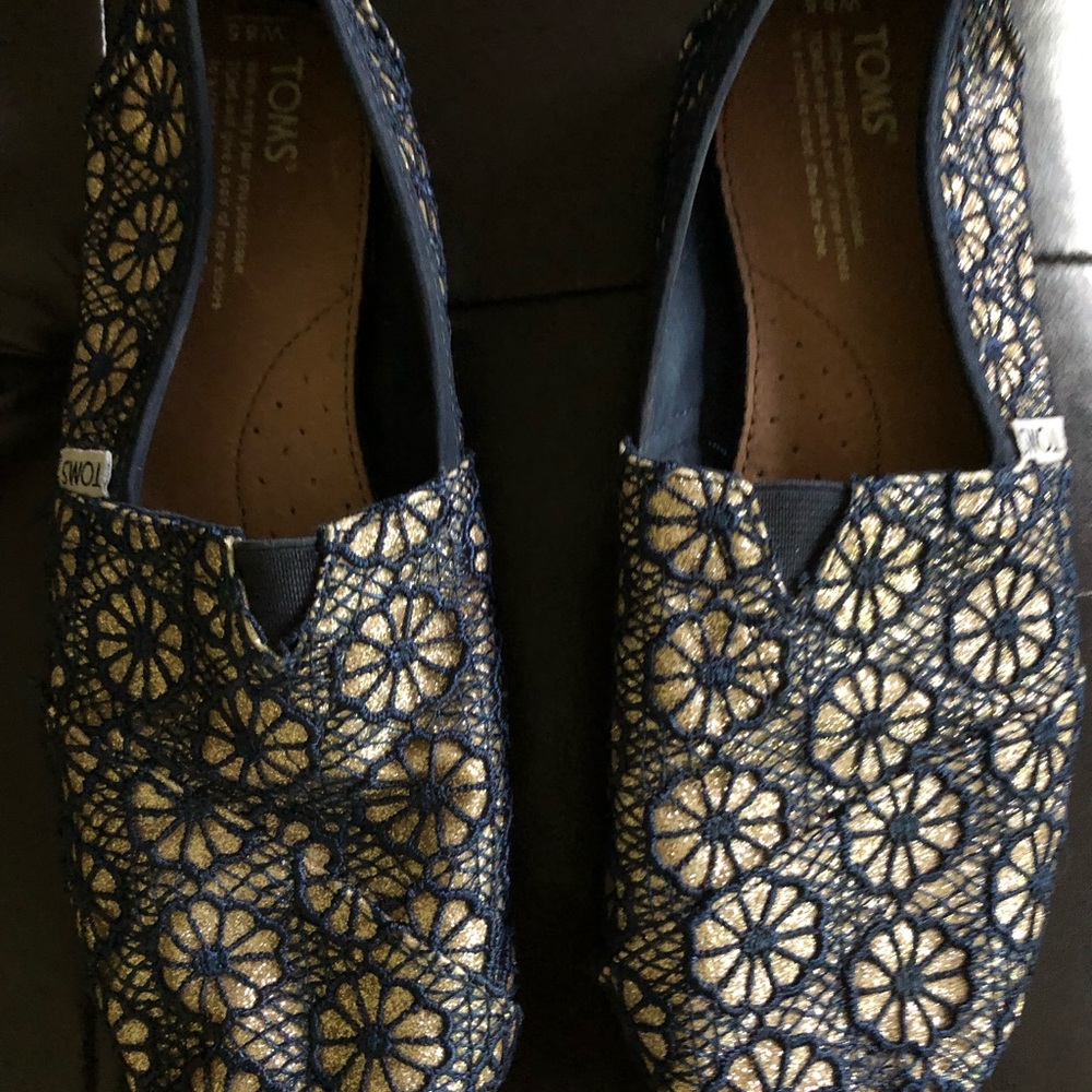 Toms shoes